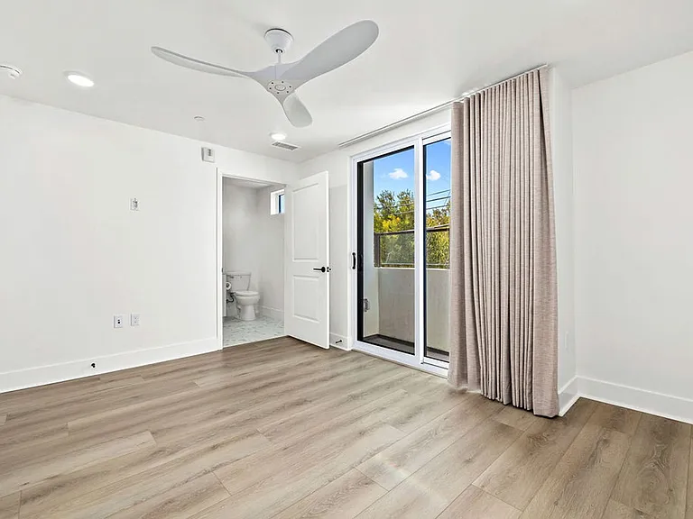 24722 Del Prado Ave #202 — Photo 12
