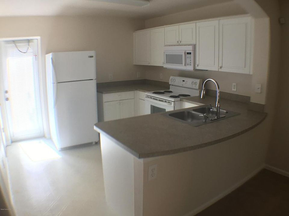 2nd image of 1070 Luminary Cir APT 105