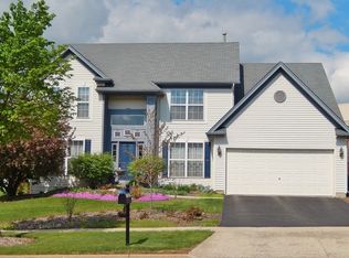 503 E Thornwood Dr, South Elgin, IL 60177
