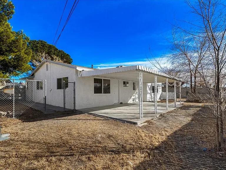 16243 Yucca Ave — Photo 12