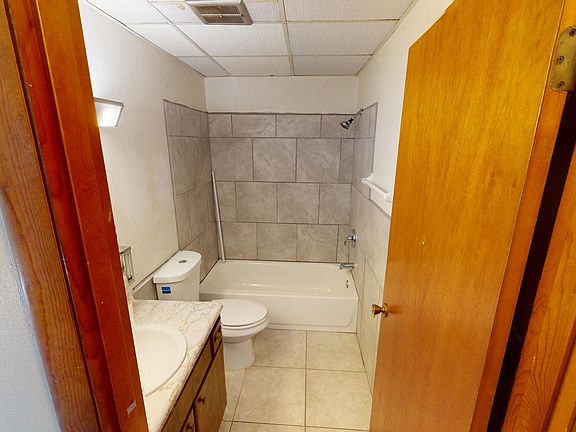 3rd image of 124 Chestnut St #103