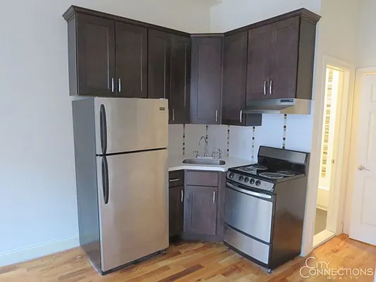 Rented by City Connections Realty | media 9