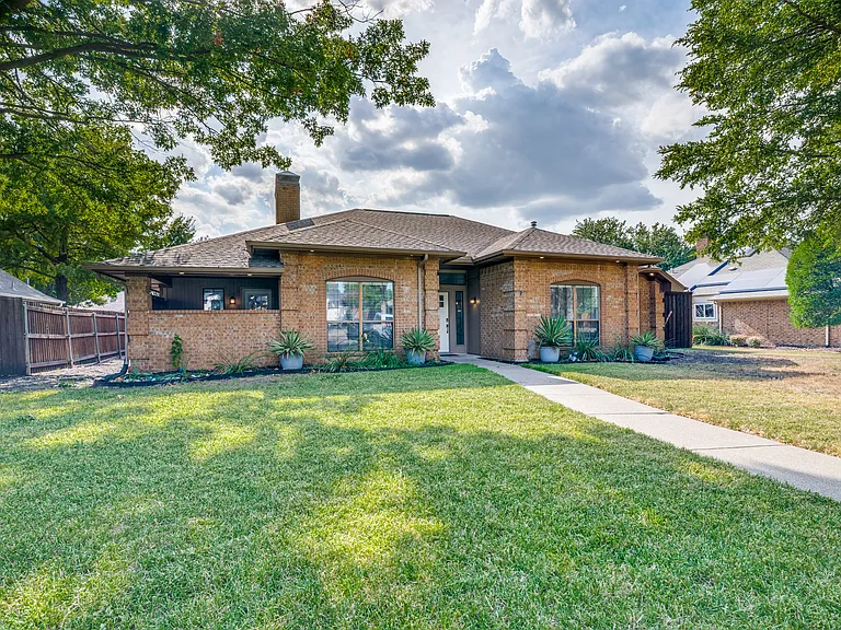 3313 Darion Ln — Photo 2