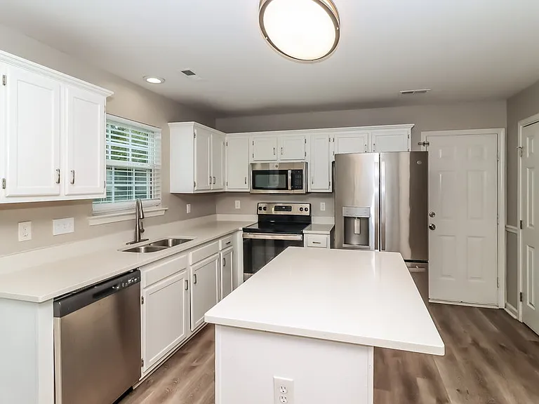 2432 Acadia Ct — Photo 8