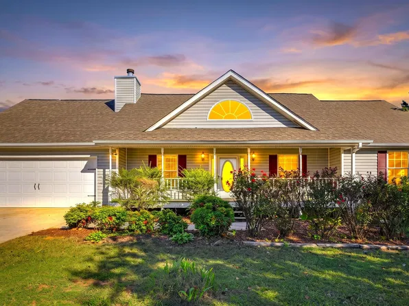 211 Corleys Dr, Locust Grove, GA 30248