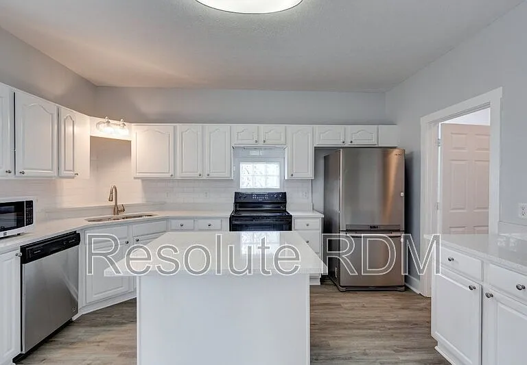 743 Cottage Ave — Photo 15