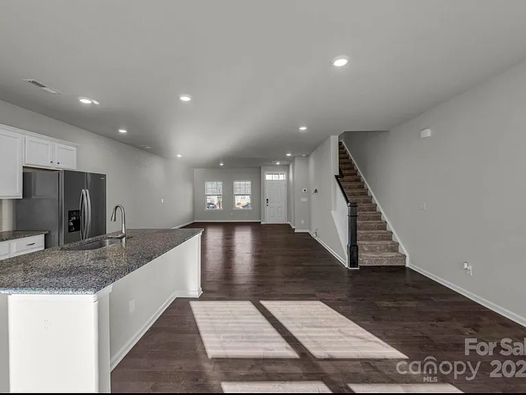 638 Sagecroft Ln #43 — Photo 8