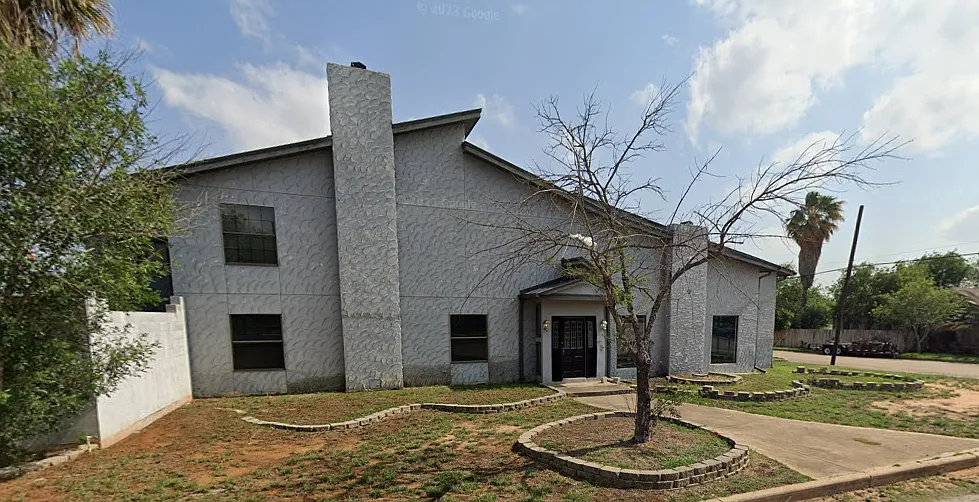 4 bed, 4.5 bath, 7448 sqft, $2,000 — Photo 1