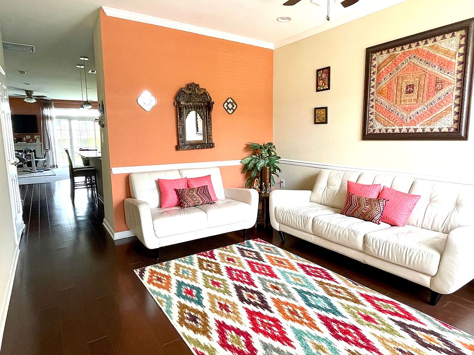 1st image of 4 Bauer Ln