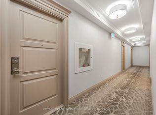 36 Elm Dr W #1602, Mississauga, ON L5B 0N3