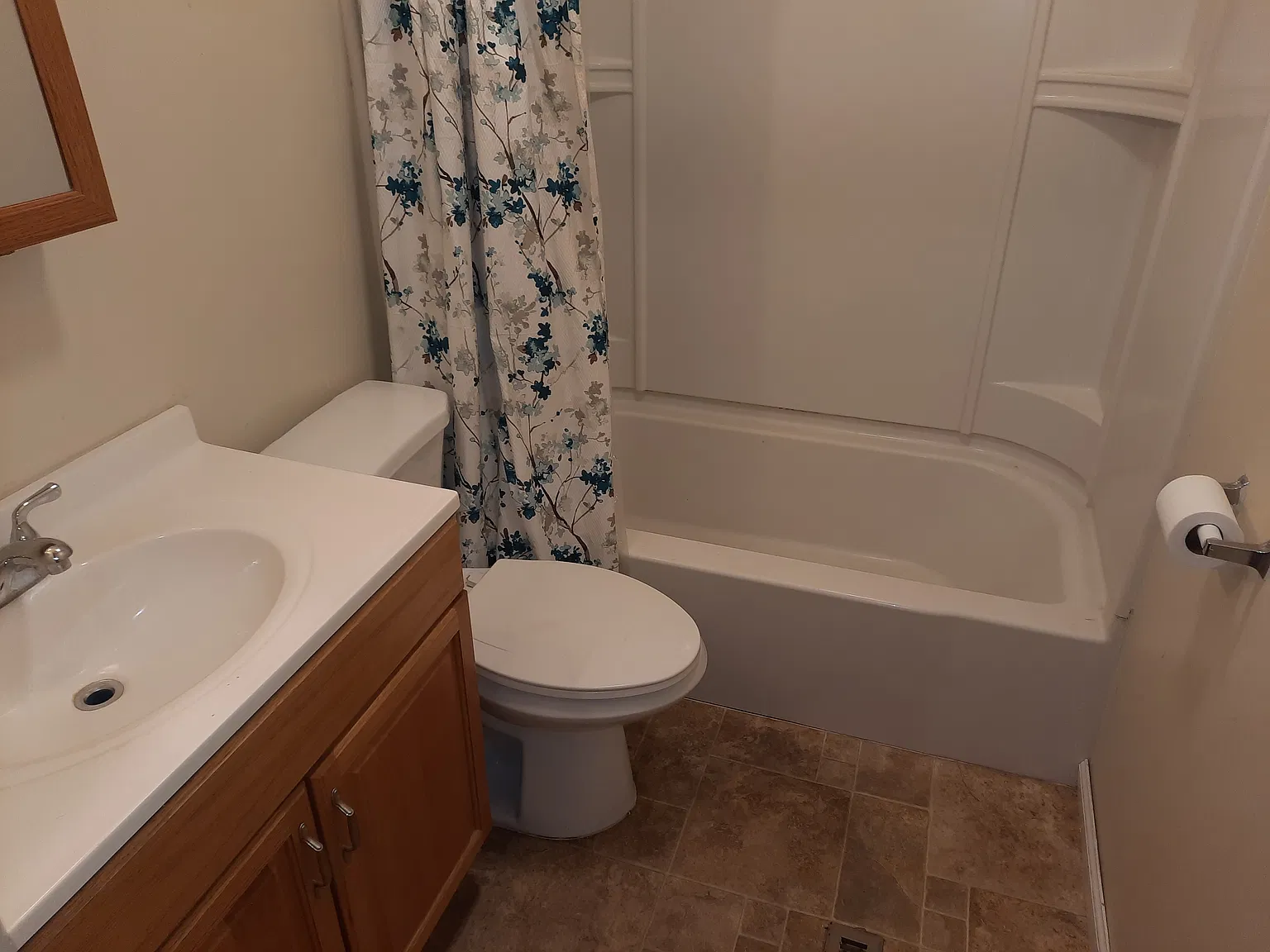 2 bed, 700 sqft, $700 — Photo 1