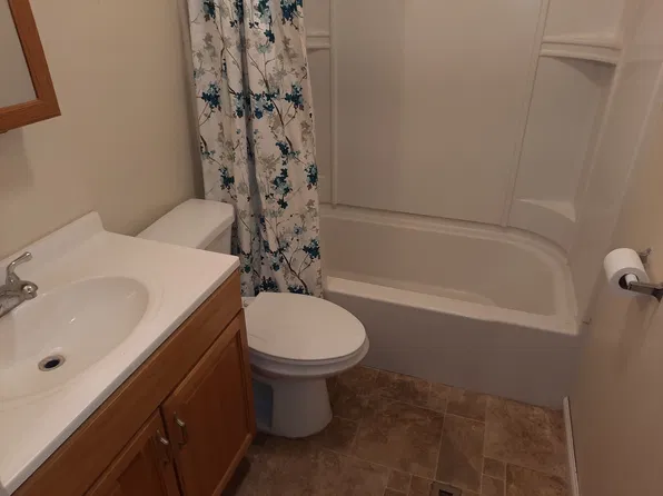 411 N Elm St APT C, Hutchinson, KS 67501