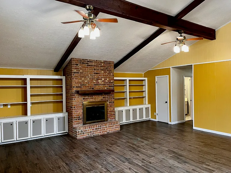 2600 Arbor Dr — Photo 3