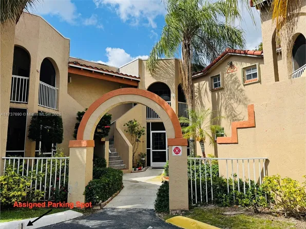 8886 SW 3rd St APT 202, Pembroke Pines, FL 33025