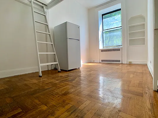 Rented by Building Equity Real Estate LLC | media 9