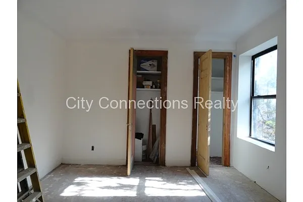 Rented by City Connections Realty | media 32