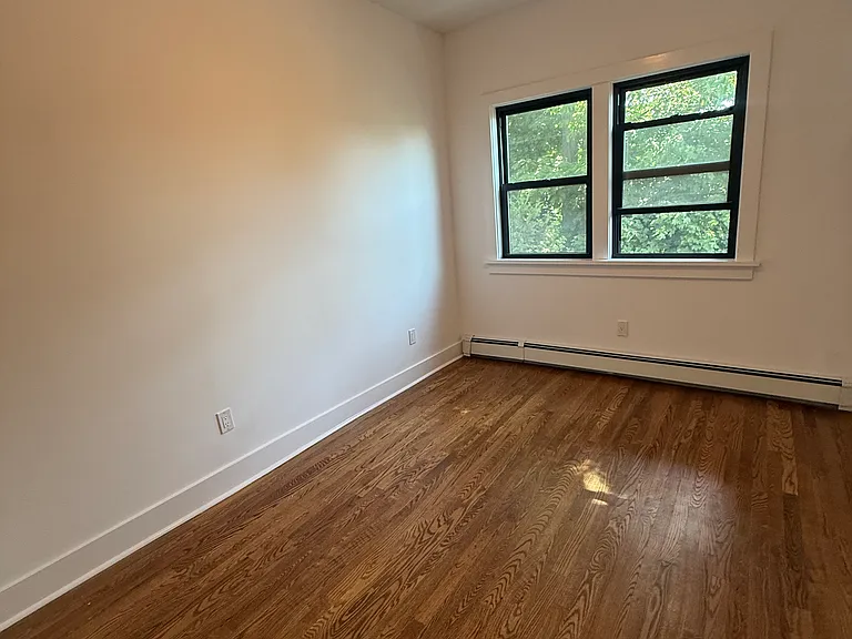 40 Sterling Ave #1 — Photo 17
