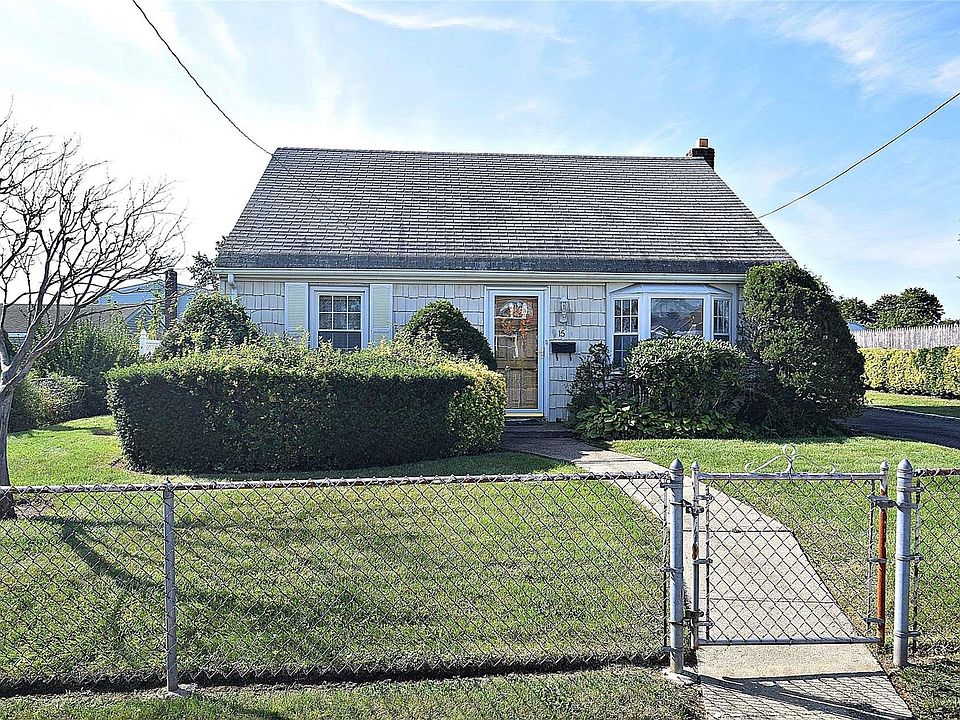 1st image of 15 Park Circle N.