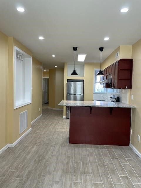 1st image of 417 Dickinson St #1F