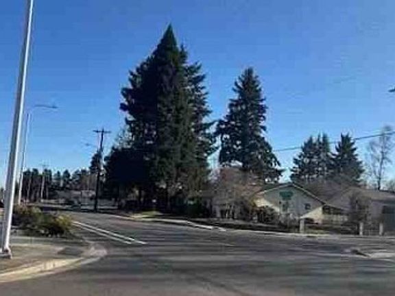 Exterior Neighborhood (street photo)