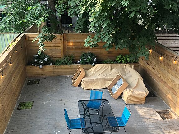 4th image of 535 Bainbridge St #1