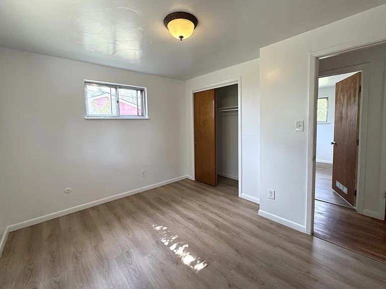 321 S Salem St — Photo 13