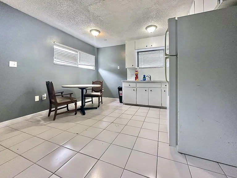 Sun Glo Ave — Photo 10