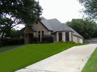 720 Patty B Ln, Burleson, TX 76028