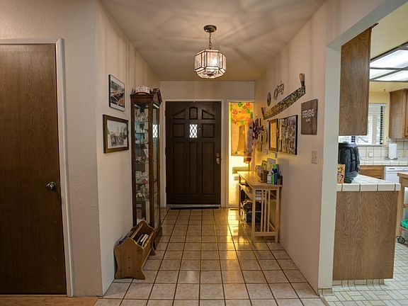 4th image of 5577 W Elliott Ave