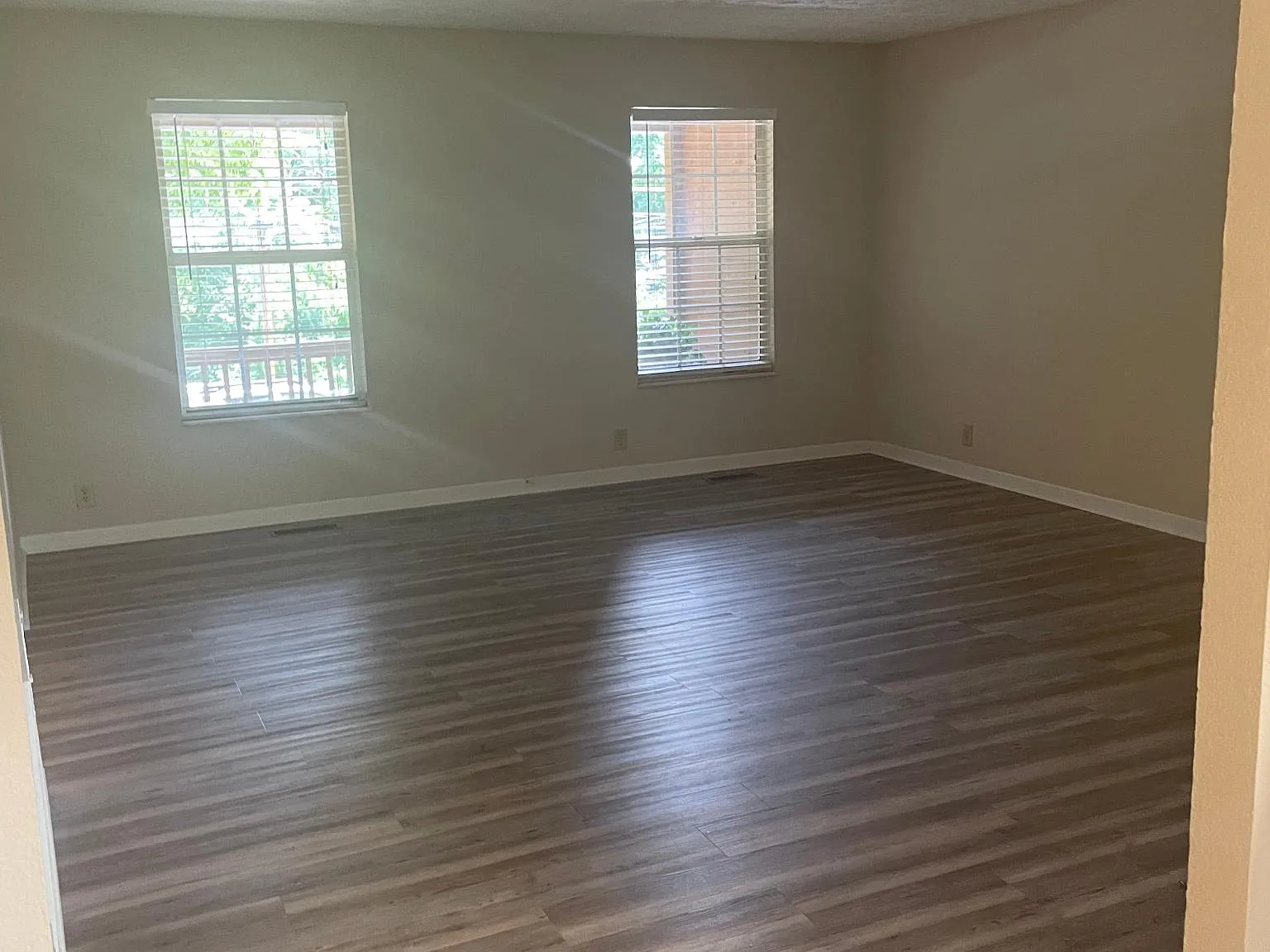 2 bed, 1200 sqft, $1,595 — Photo 2