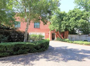 18 Rutgers Pl, West University Place, TX 77005