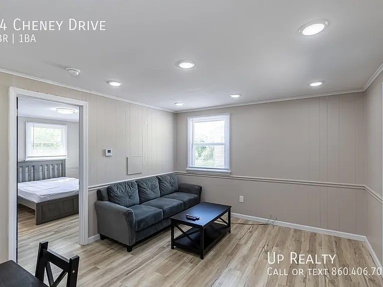 64 Cheney Dr — Photo 5