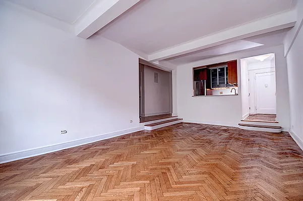 Rented by Urbane Brokerage | media 28