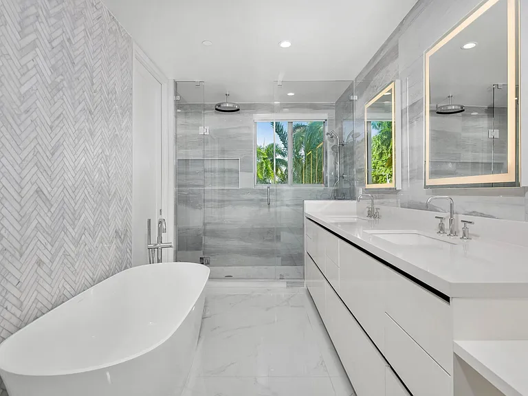 495 E Royal Palm Rd #201 — Photo 21