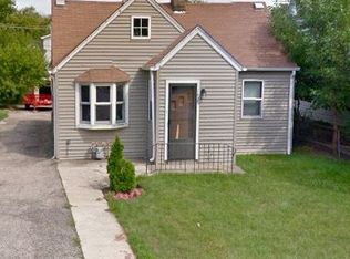 1425 N Oak Ave, Round Lake Beach, IL
