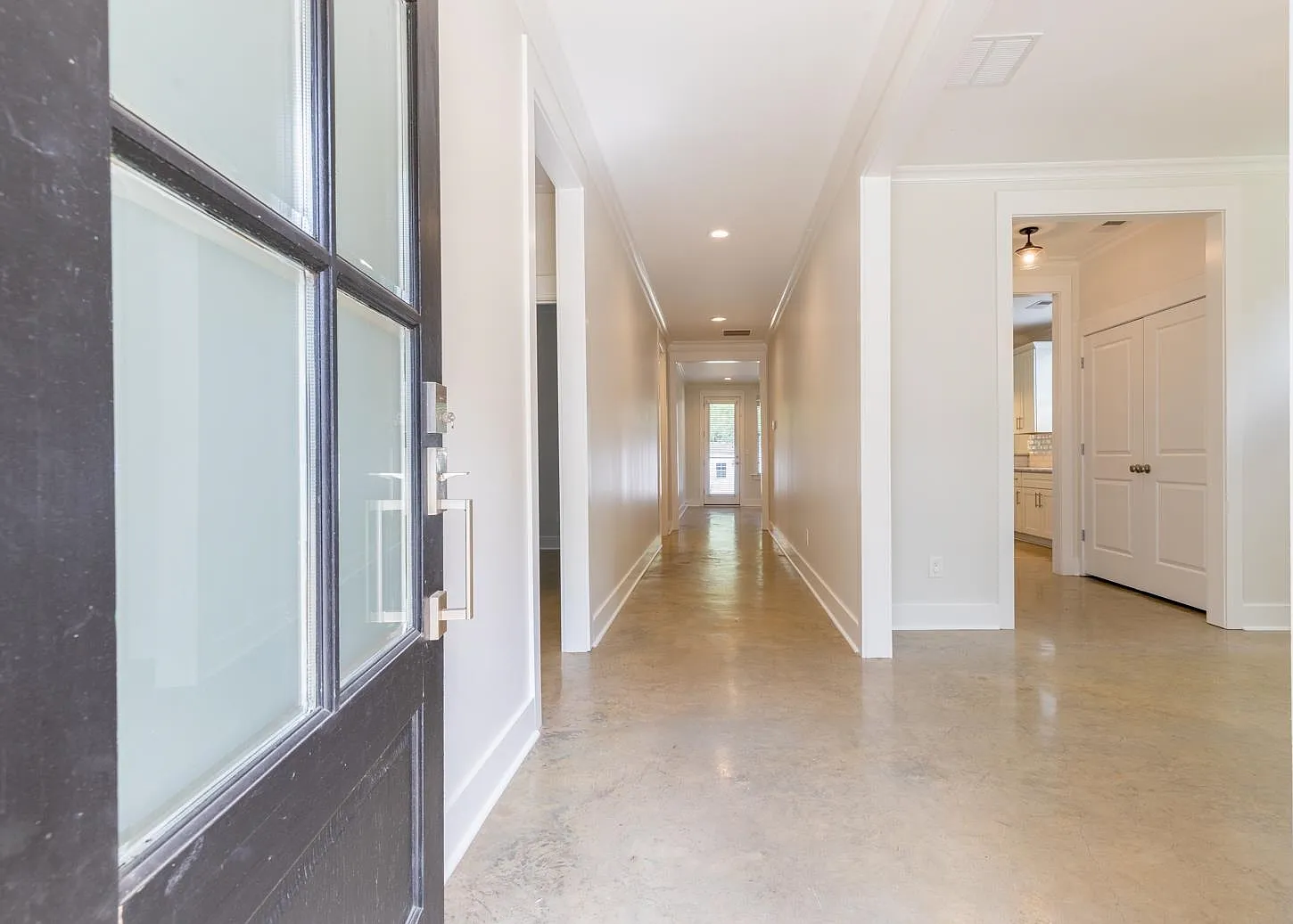 3 bed, 2.0 bath, 1615 sqft, $2,400 — Photo 3