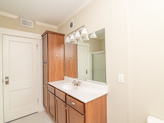 4th image of 315 Washington St #302