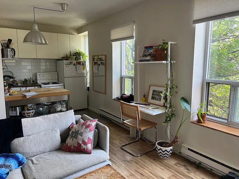 225 Gladstone Ave — Photo 57