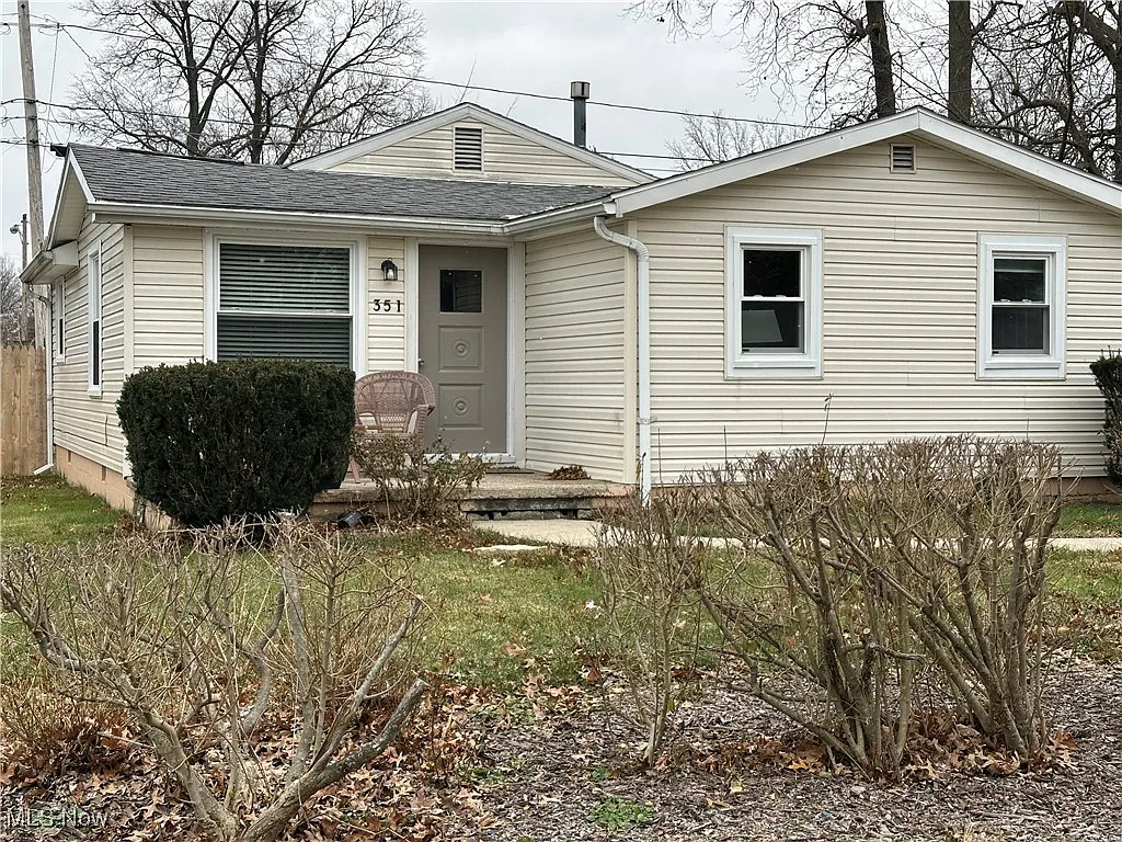 351 Woodridge Rd photo 1