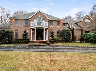10 Country Meadow Dr, Colts Neck, NJ 07722