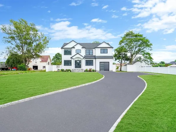 240 Clocks Boulevard, Massapequa, NY 11758