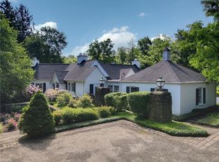 3025 Roundwood Rd, Hunting Valley, OH 44022