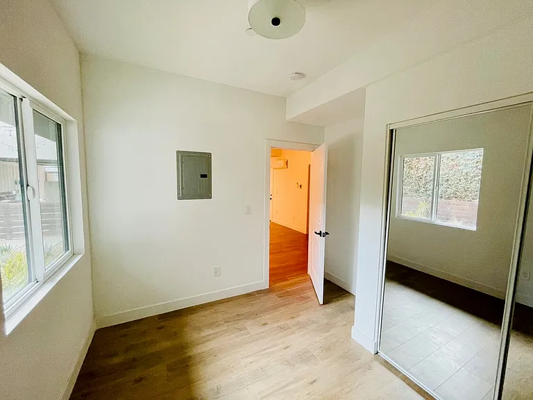 944 Pacific Ave #2 — Photo 11