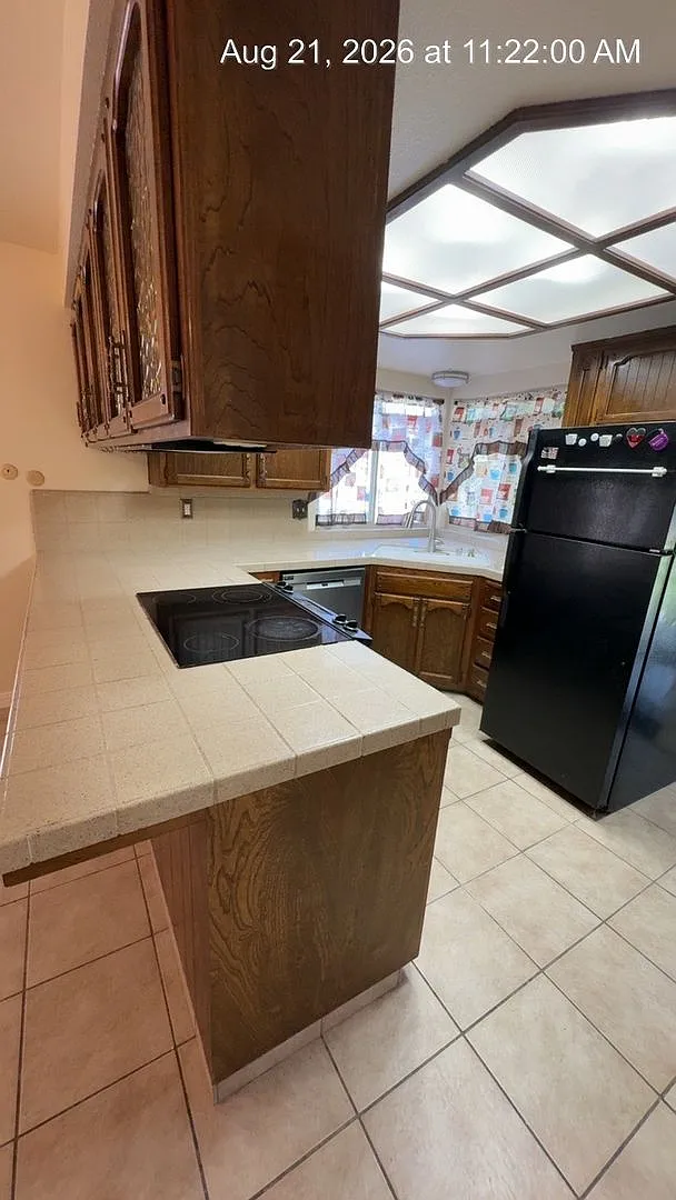 Beautiful old style home available in Visalia! — Photo 4