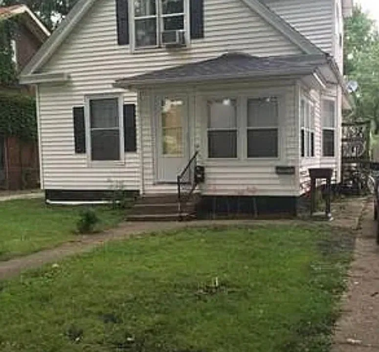 541 W Vine St