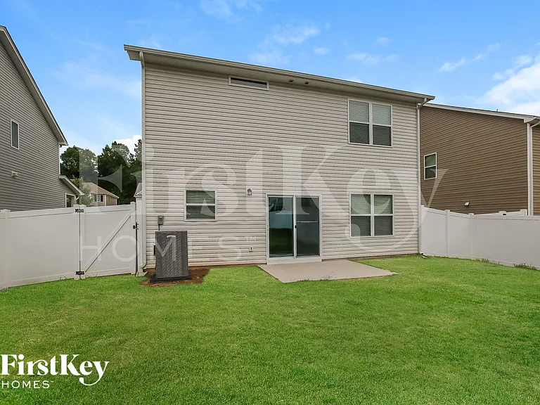 9613 Hamel St — Photo 14