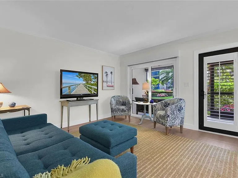 3200 Gulf Shore Blvd N #105 — Photo 7