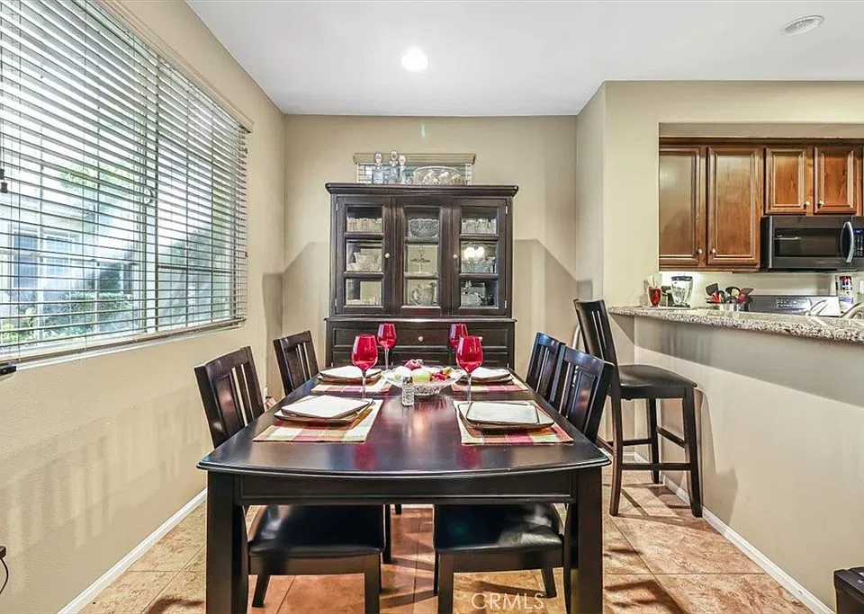 31171 Strawberry Tree Ln