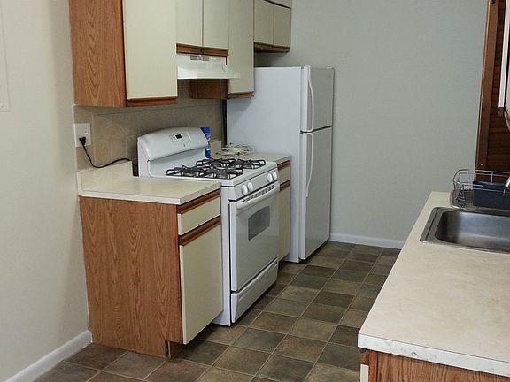 dining area looking @ kit