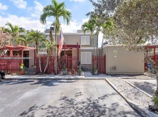 1281 W Fairway Rd, Hollywood, FL 33026